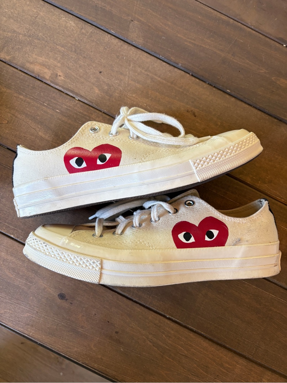 Comme des Garcons PLAY White Low-Top Sneakers with Red Heart